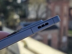 IQOO 15 Ultra üzerindeki soğutma delikleri