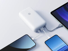 Xiaomi'nin yeni temel 20.000 mAh kapasiteli powerbank'i siyah ve beyaz renk seçenekleriyle geliyor.