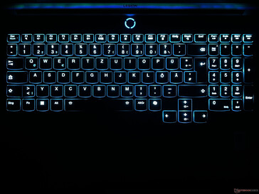 Klavye aydınlatması (burada tamamen mavi)