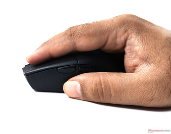 Katar Pro Wireless, hem pençe hem de parmak ucu tutuşları için uygundur