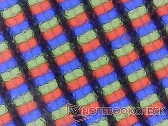 Diğer Gram dizüstü bilgisayarların aksine, Gram Book 15 parlak yerine mat bir panelle geliyor