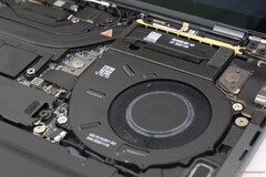 Core Ultra X7, yeni Framework ile karşılaştırıldığında Dell'de oldukça belirgin bir farkla daha hızlı çalışıyor.