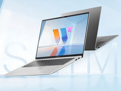 Vivobook 16SE (resimde) şirketin iki yeni Wildcat Lake dizüstü bilgisayarından biri.