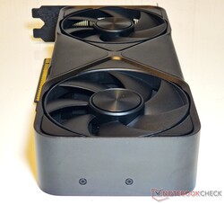 RTX 5070 FE'nin fanları yük altında oldukça gürültülü olabilir