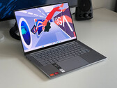 Lenovo Yoga Slim 7 14 G8 AMD İncelemesi - Özel Zen4 CPU harika 2.9K OLED ile buluşuyor