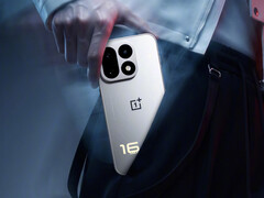OnePlus 16, AnTuTu'nun yakında yayımlanacak kıyaslama tablosundaki en yüksek puanlı cihazlardan biri olabilir. Görsel: telefonun tanıtım görseli.