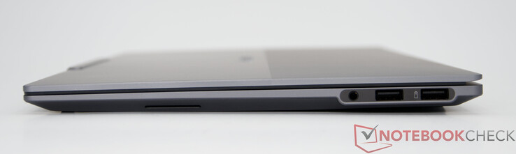 Sağ taraf: 1 adet kulaklık/mikrofon kombo jakı (3,5 mm), 1 adet USB-A (USB 5 Gbps), 1 adet USB-A (USB 5 Gbps), Always On