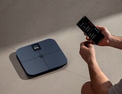 Xiaomi'nin yeni tartısı, AAA pillerle çalışan Mijia Vücut Kompozisyonu Tartısı S400 Pro'dan (resimde görülen) farklı olarak şarj edilebilir bir bataryaya sahiptir.