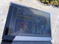 Açık havada güneş ışığı altında