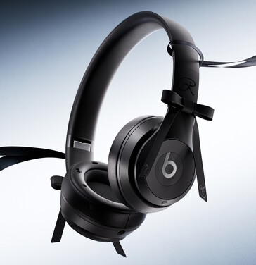 Beats x Jennie kulaklıklar çıkarılabilir fiyonklar ve süslemeli bir kulak yastığı ile birlikte gelir.