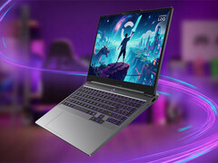 LOQ Essential 15IPH11, mor renkli arka aydınlatmalı bir klavyeye sahiptir.
