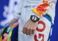 Tudor Black Bay Chrono Carbon 26 saat 200 m (660 ft) su geçirmezlik özelliğine sahiptir