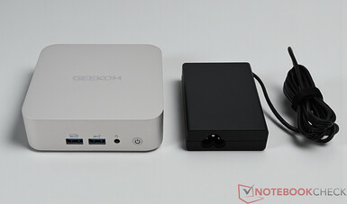 Güç kaynağı üniteli Geekom A8 (19 V; 6,32 A)