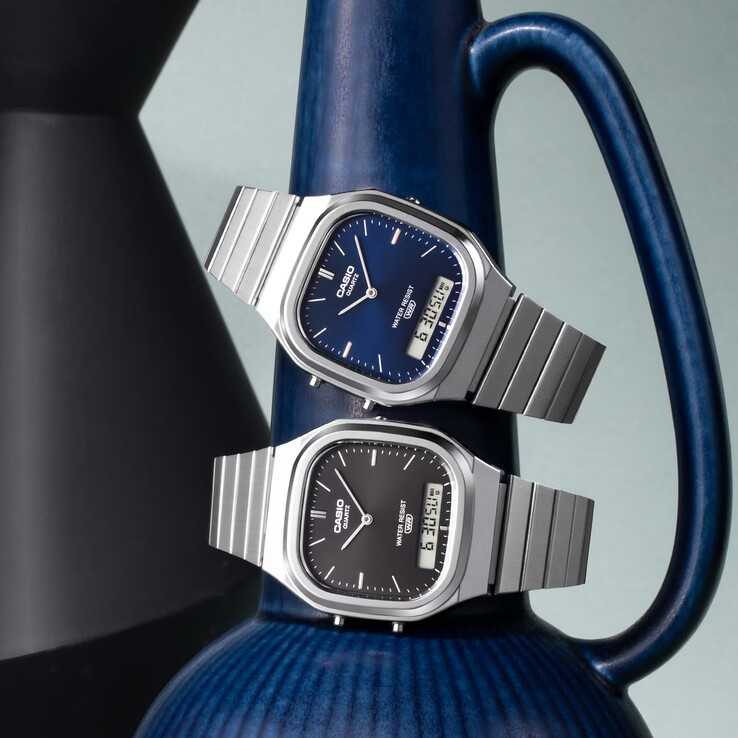 Casio AQ-240E-2A2 ve AQ-240E-1A modelleri gümüş rengi kaplamaya sahiptir.