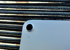 Apple iPad Air 13 M4 2026 yüksek kaliteli ve son derece hızlı. Fiyatı var, ancak Apple standartlarına göre o kadar da pahalı değil.