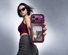 Ugreen Magic E-ink Ekran Kılıfı, fotoğrafları görüntülemek için iPhone 18 Pro'nun arkasına bir ekran ekler.