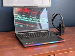 Raider 16 Max HX OLED ekran görsel olarak çarpıcı olabilir, ancak bazı genel özellikler eksik