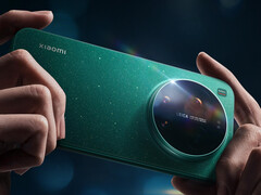 Xiaomi 17 Ultra, küresel lansman renklerinden biriyle.