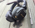 Marshall Milton eski bir kapı koluna asılı