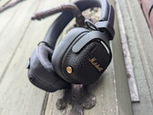 Marshall Milton eski bir kapı koluna asılı