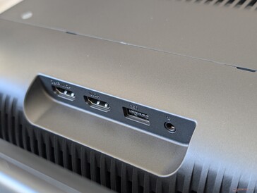 ... HDMI, ses ve USB bağlantı noktaları ayarlanabilir projektör kısmındayken