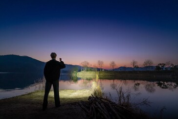 Olight Baton 4 Pro 200 m (656 ft.), Baton Ultra ise 300 m (984 ft.) atış menziline sahiptir.