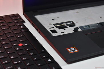 Lenovo ThinkPad P14s Gen 6 AMD: Kullanıcı tarafından değiştirilebilir klavye