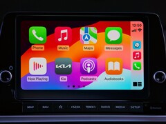 Kia'nın dokunmatik ekranında uygulama simgelerinin bulunduğu CarPlay ana ekranı