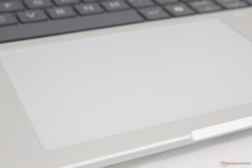 Clickpad de eski modele göre daha büyük