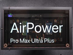HTX Studio’nun AirPower’dan ilham alan, iç donanımını ve şeffaf ekranını gösteren DIY şarj masası.