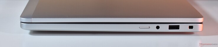 sağ: nanoSIM, 3,5 mm Ses, USB-A 3.2 Gen 1, Asil Kilit Yuvası