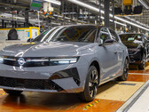 Opel Astra'nın yeni nesli Rüsselsheim'daki genel merkezde üretim hattından çıkmaya devam ederken, marka yeni elektrikli araçların geliştirilmesi için Çin teknolojisine giderek daha fazla bağımlı hale geliyor.
