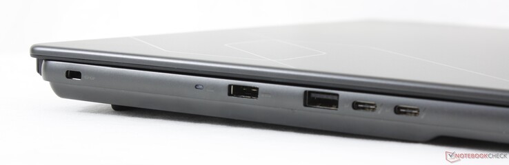 Sol: Kensington kilidi, AC adaptörü, USB-A 3.2 Gen. 2, DisplayPort 2.1 + Power Delivery 3.0 destekli 2x USB-C Thunderbolt 4