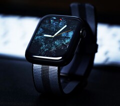 Apple Watch, yeni bir ekran teknolojisi sayesinde daha uzun bir pil ömrü elde edebilir.
