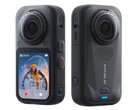 Görünüşe göre daha kompakt olan Insta360 X6, 1/1,1 inçlik sensörlere ve 2.600 mAh kapasiteli daha büyük bir bataryaya sahip.