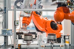 Bosch elektrik motorunda, yüksek verimlilik, yenilikçi soğutma, optimize edilmiş sarım teknolojisi ve ölçeklenebilir platform mimarisinin birleşimi, özellikle kompakt bir tasarımla sonuçlanır.