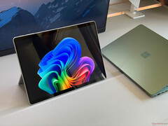Microsoft Surface Pro OLED ve Surface Laptop 13,8 2026