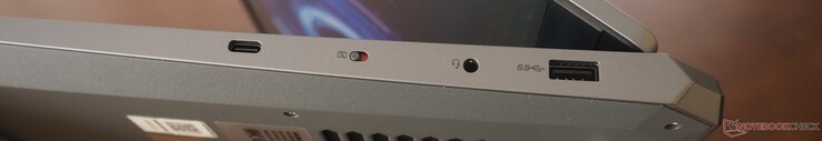 Sağ taraf: USB-C 3.2 Gen2 (PD ve DP dahil), web kamerası deklanşörü, ses, USB-A 3.2 Gen1