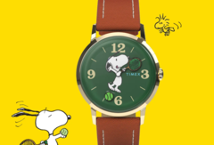 Peanuts x Timex Marlin Hand-Wound, yeşil kadranı ve tenis temalı eğlenceli ibreleriyle sunuluyor.