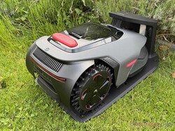 Mova LiDAX Ultra 1200 şarj istasyonunda