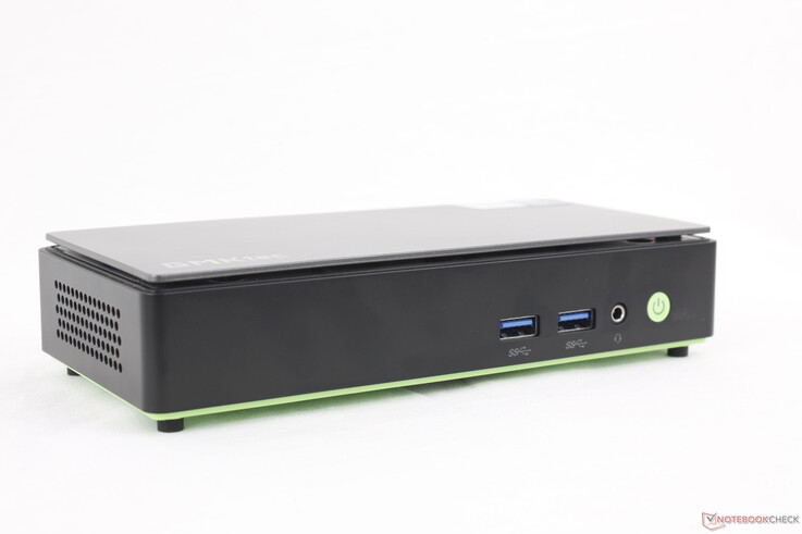 Ön: 2x USB-A 3.2 Gen. 2, 3,5 mm kombo, Güç düğmesi