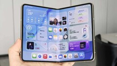 Resmi olmayan iPhone Ultra modeli.