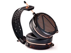 Audeze LCD-5s kulaklıklar, şirketin düzlemsel manyetik teknolojisinin en son yinelemesini içeriyor. (Resim kaynağı: Audeze)