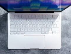 Yüksek talebe rağmen Apple MacBook Neo’nun üretimi azaltılabilir.