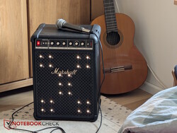 Sahne ışıkları ve karaoke