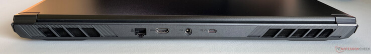 Arka kısım: Gigabit Ethernet, HDMI 2.1, PSU, USB-C 3.2 Gen.2 (10 GBit/s, DisplayPort 2.1)