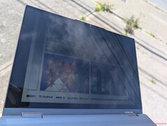 Açık havada güneş ışığı altında