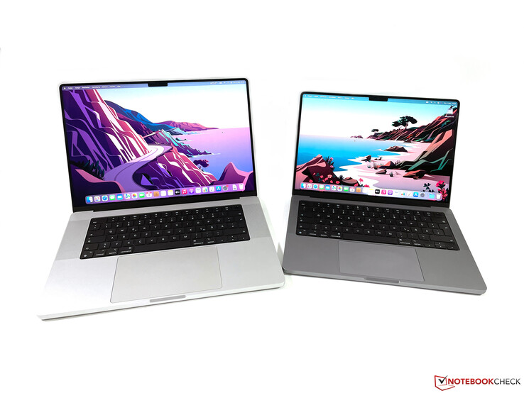 MacBook Pro 16 2021 (solda) ve MacBook Pro 14 2021 (sağda)