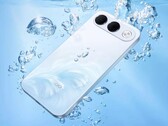 Oppo A7 Pro, büyük, hap şeklindeki kamera modülüne sadece bir kamera sığdırıyor.