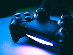 Burada resmedilen Sony PlayStation 4'ün DualShock 4 kumandası, RPCS3 ile tam uyumludur.